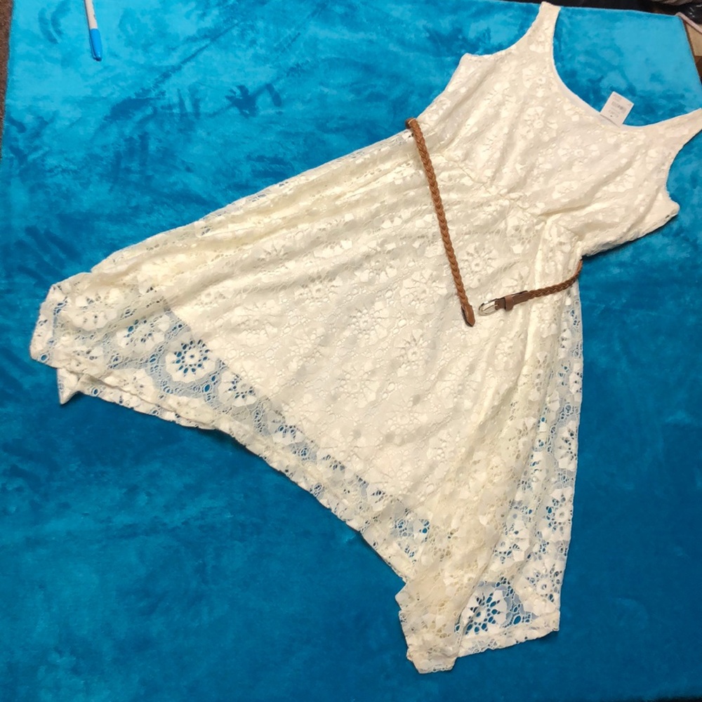 Junior’s lace dress